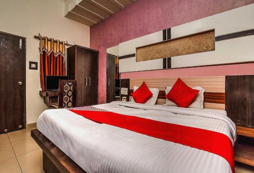 اتاق کلاسیک سه تخته, Oyo Flagship Hotel Alpine Inn