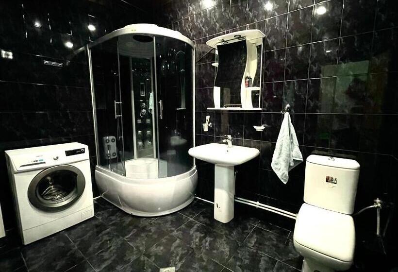 اتاق استاندارد با بالکن, Central Guesthouse