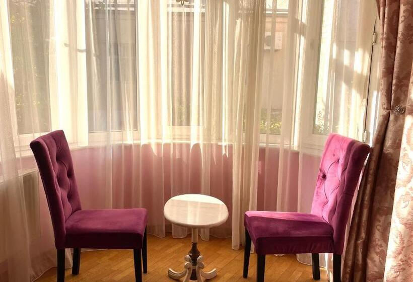 اتاق استاندارد, Central Guesthouse