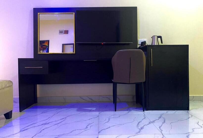 سوییت اجرایی, Rove Luxury Hotel And Suites