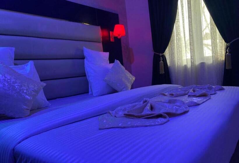 سوییت لوکس, Rove Luxury Hotel And Suites