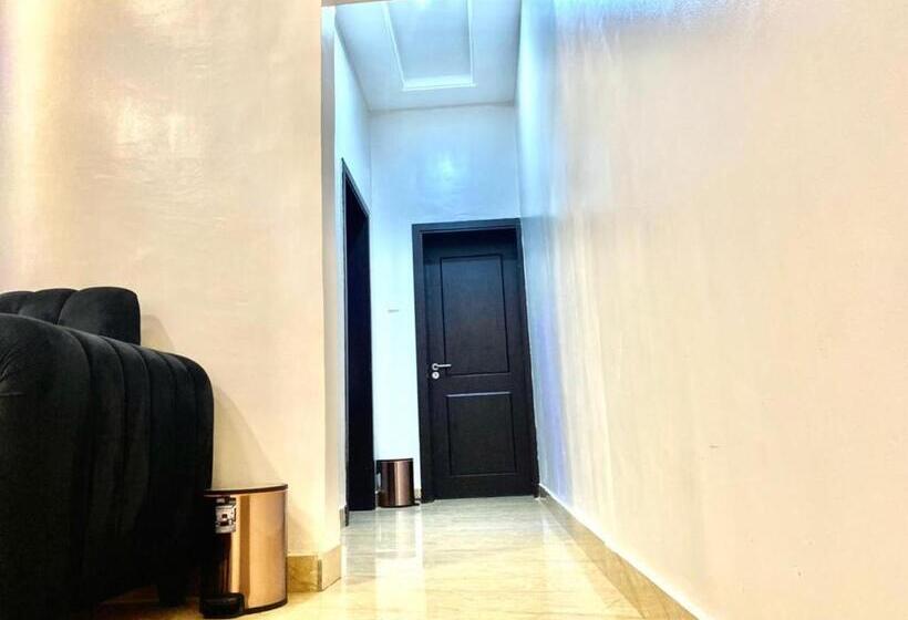 سوییت لوکس, Rove Luxury Hotel And Suites