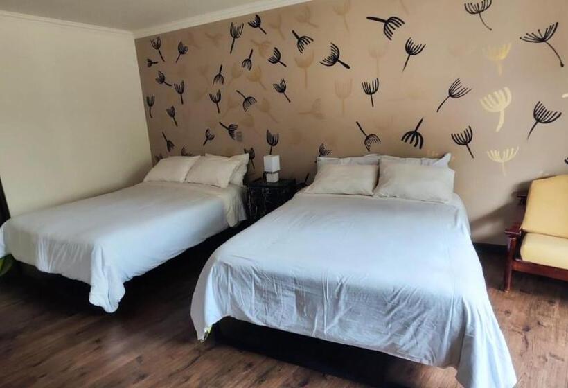 اتاق استاندارد سه نفره, Golden House Guesthouse