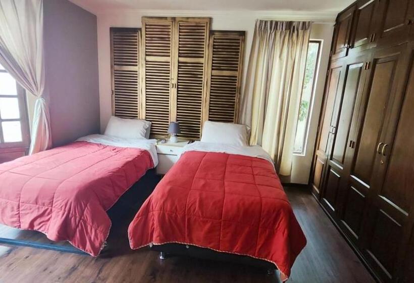 اتاق استاندارد, Golden House Guesthouse