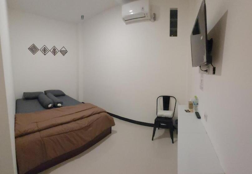 اتاق لوکس, Dehills Hotel Luwuk