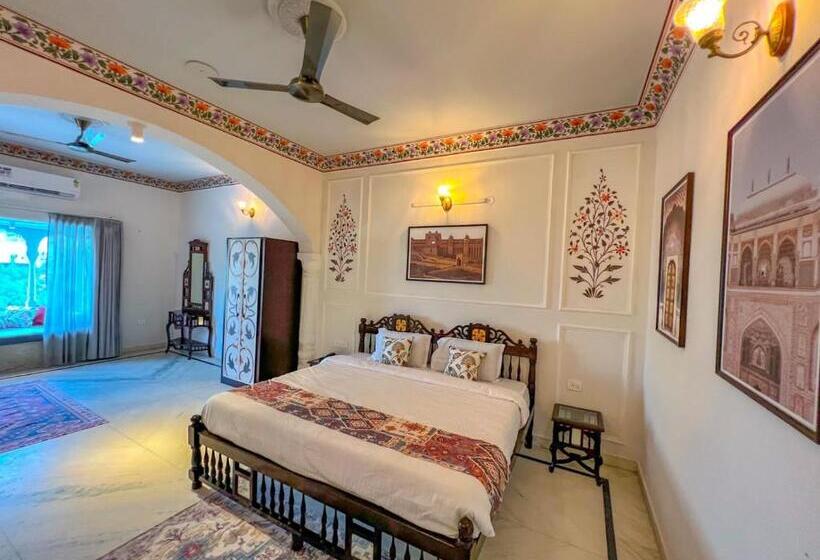 اتاق سوپریور با تخت بزرگ, Dyore House By Bharat Mahal Palace