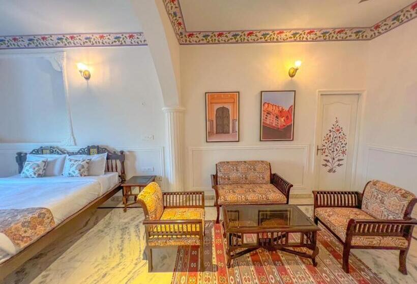 اتاق سوپریور با تخت بزرگ, Dyore House By Bharat Mahal Palace