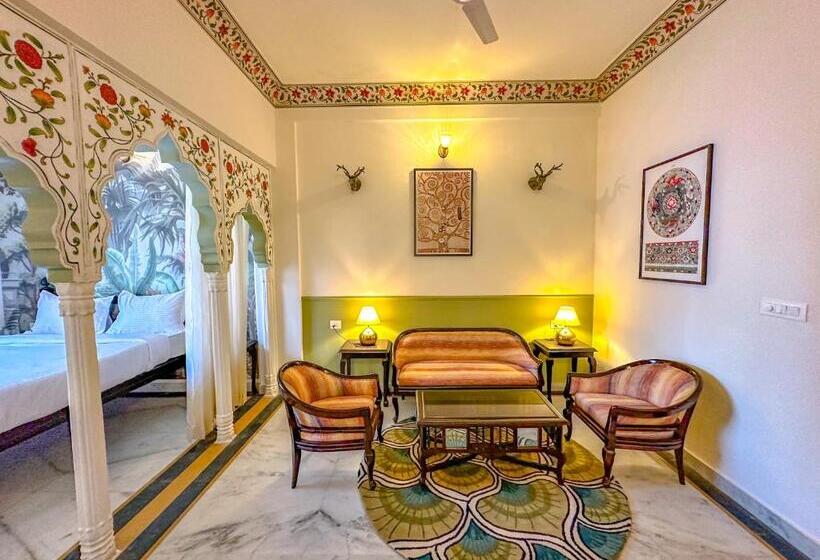 اتاق سوپریور با تخت بزرگ, Dyore House By Bharat Mahal Palace