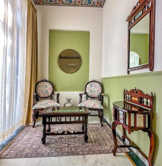 اتاق لوکس, Dyore House By Bharat Mahal Palace