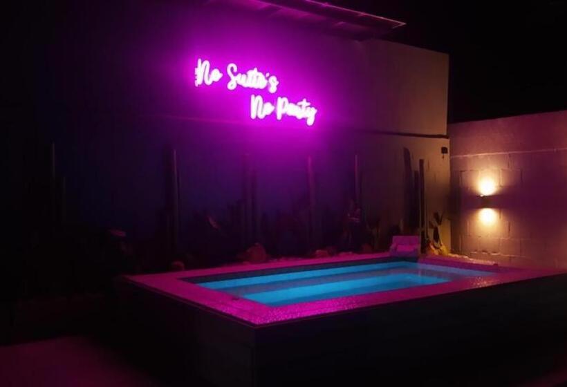 سوئیت جونیور با استخر, Suites Lounge La Viga