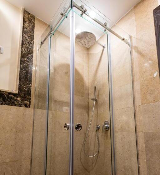 استودیو استاندارد با تراس, Marron Serviced Studios And Rooms