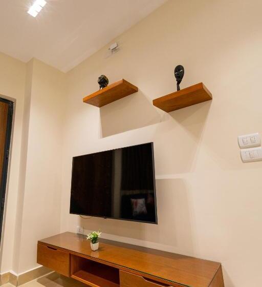استودیو استاندارد با تراس, Marron Serviced Studios And Rooms