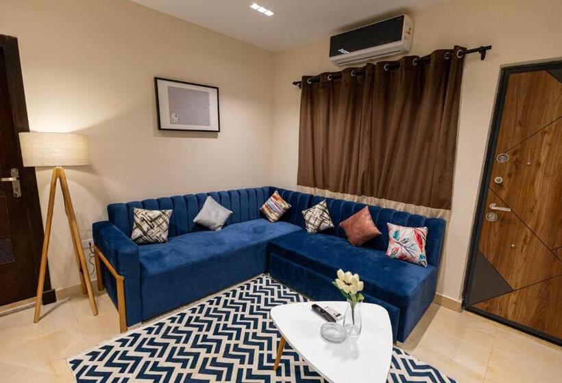 استودیو استاندارد با تراس, Marron Serviced Studios And Rooms