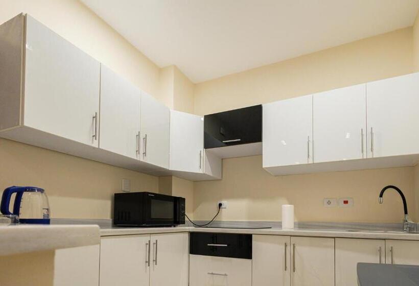 استودیو استاندارد با تراس, Marron Serviced Studios And Rooms
