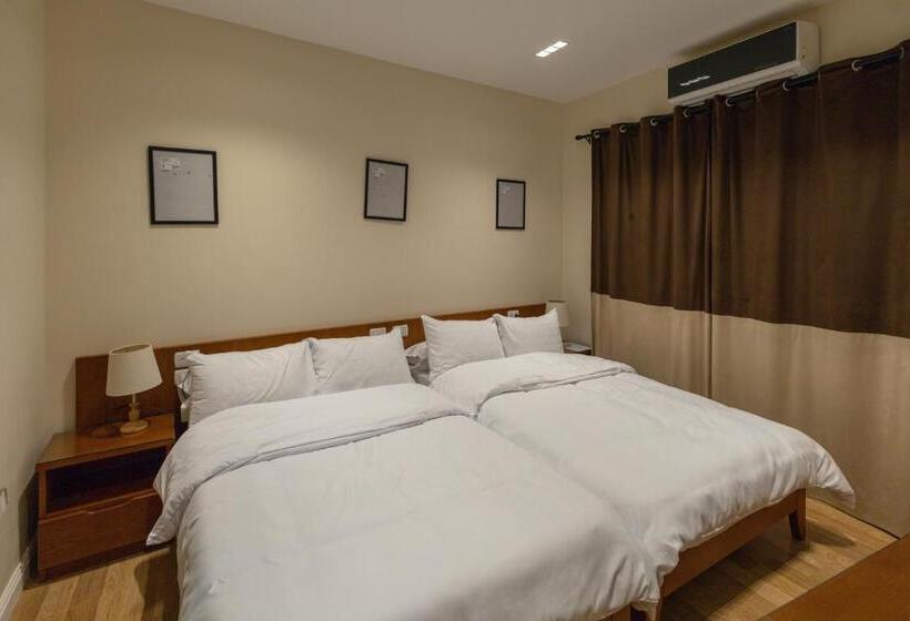 استودیوی استاندارد, Marron Serviced Studios And Rooms