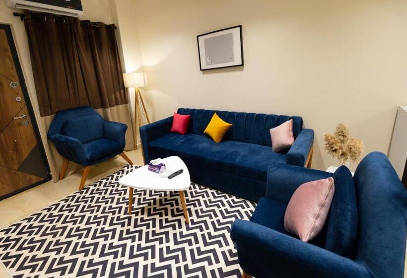 استودیوی استاندارد, Marron Serviced Studios And Rooms