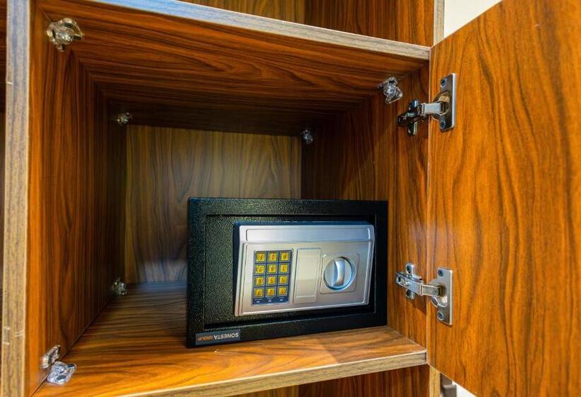 استودیوی استاندارد, Marron Serviced Studios And Rooms