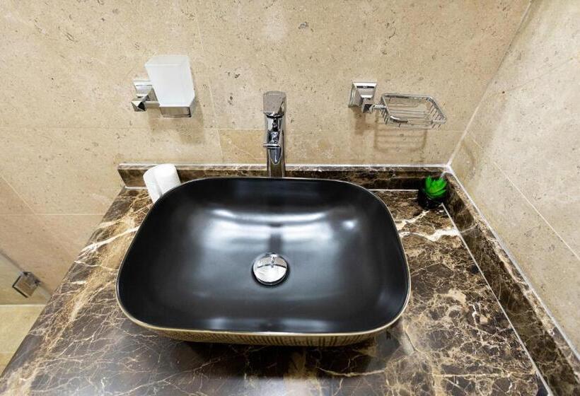 استودیوی استاندارد, Marron Serviced Studios And Rooms