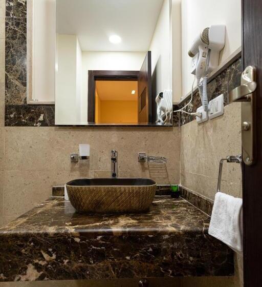 استودیوی استاندارد, Marron Serviced Studios And Rooms