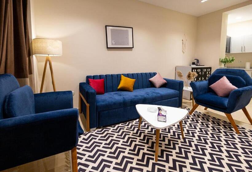 استودیوی استاندارد, Marron Serviced Studios And Rooms