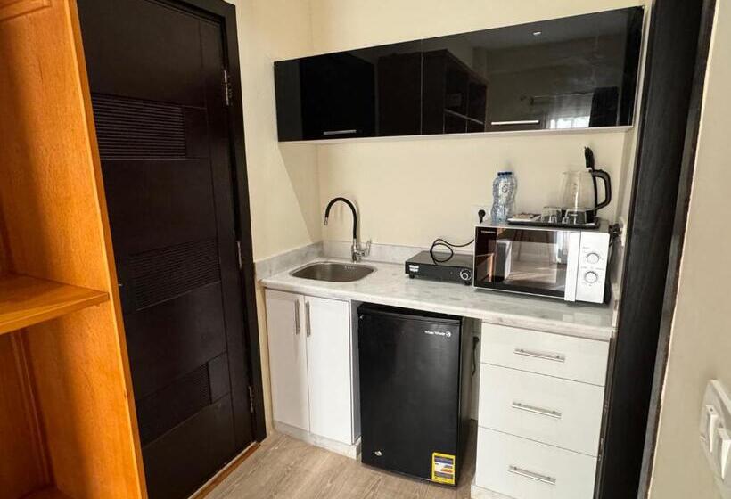 اتاق استاندارد یک تخته با بالکن, Marron Serviced Studios And Rooms