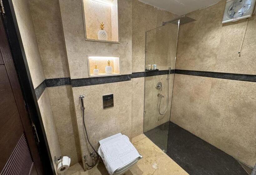 اتاق استاندارد یک تخته با بالکن, Marron Serviced Studios And Rooms