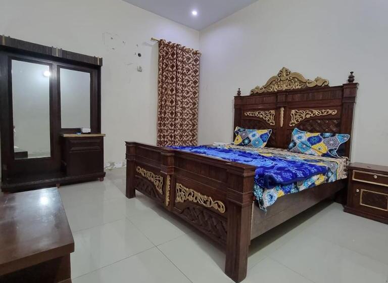 اتاق اکونومی, Family Rooms