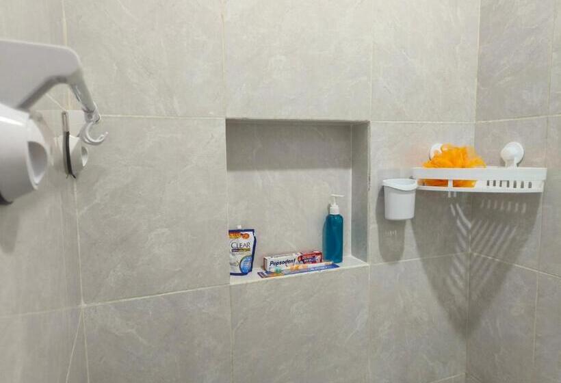 اتاق استاندارد, Justin Guest House