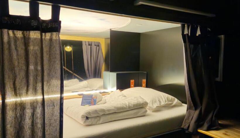 Capsule, Capsule Hotel   Chapter Lucerne