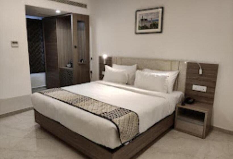 キングサイズベッドのスーペリアルーム, Dash Hotels   Affordable Luxury , Hyderabad