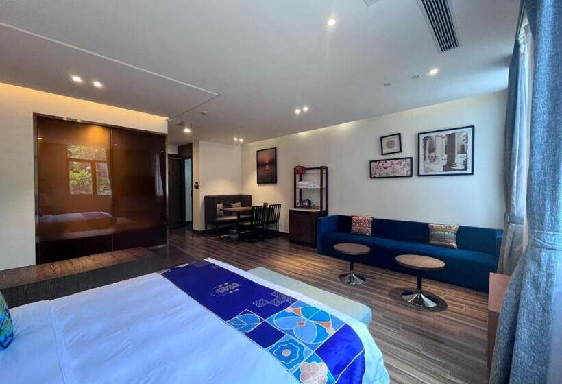 اتاق اجرایی با تخت بزرگ, Overseas Chinese Town Nanyang Inn