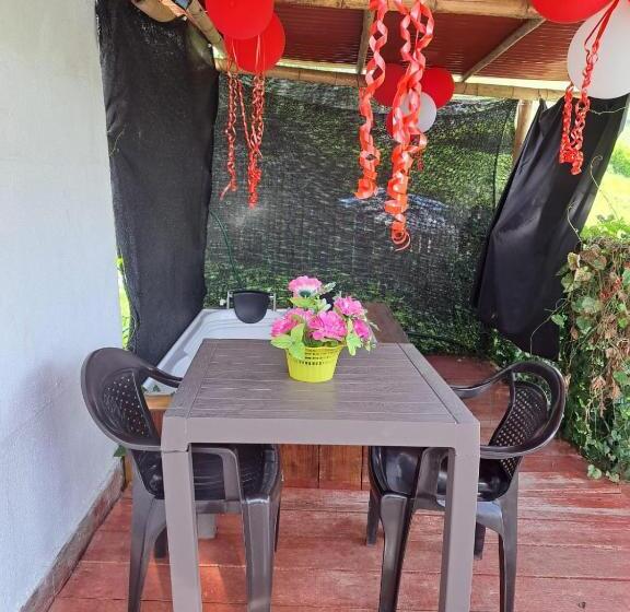 سوییت با چشم‌انداز کوه, Glamping Horse