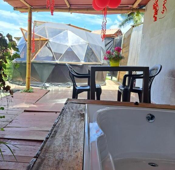 سوییت با چشم‌انداز کوه, Glamping Horse