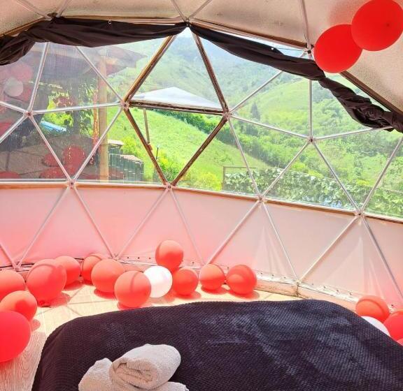 سوییت با چشم‌انداز کوه, Glamping Horse