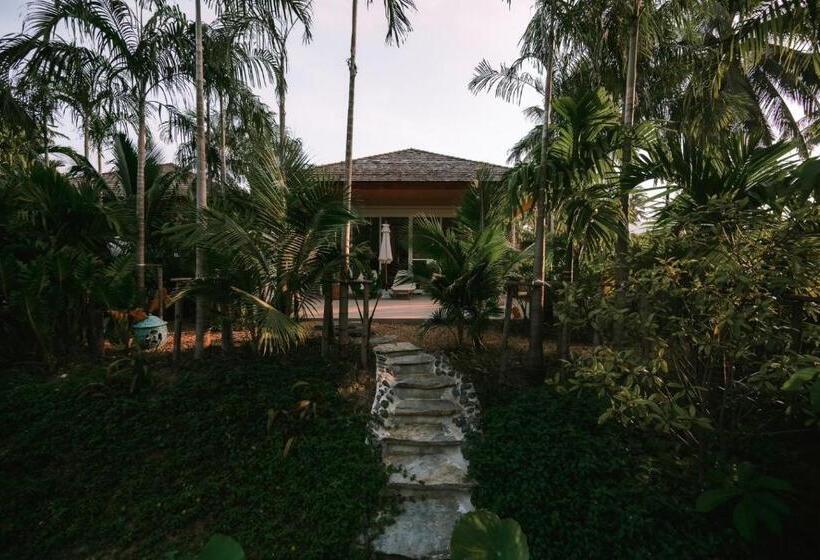 سوئیت با وان آب گرم, Thammachard29 Resort Baangrood