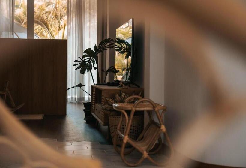 سوئیت با وان آب گرم, Thammachard29 Resort Baangrood