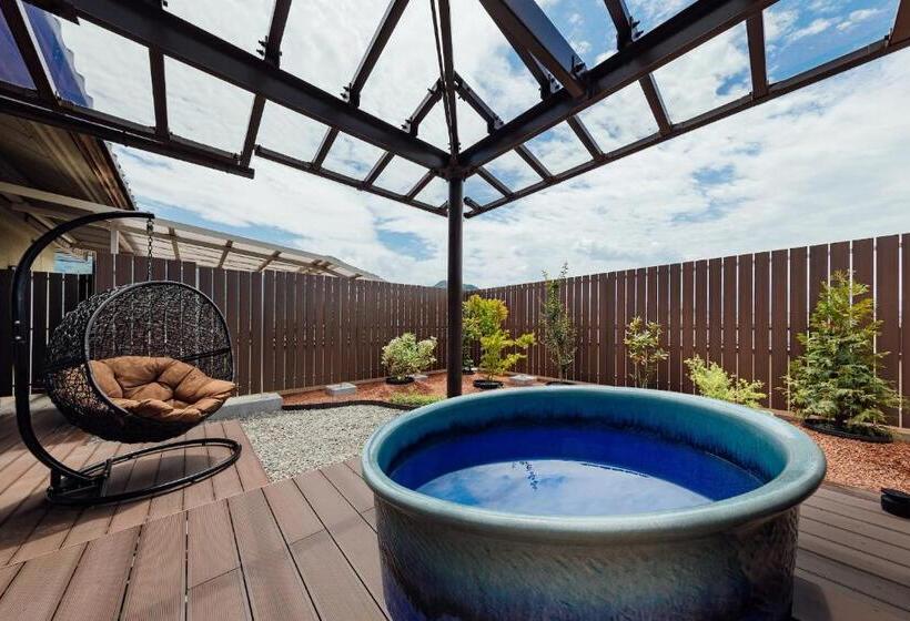 اتاق استاندارد با تراس, The Hotel Obuse