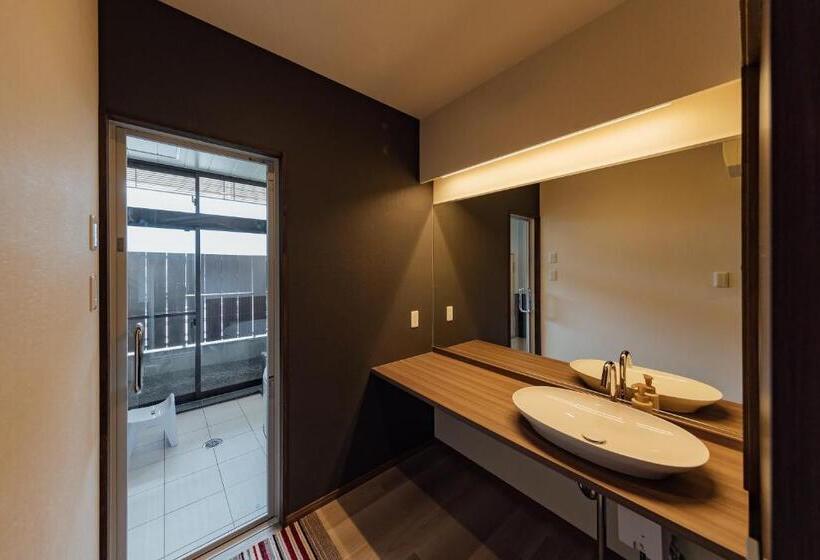 اتاق استاندارد, The Hotel Obuse