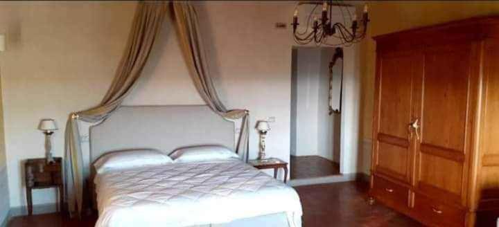 اتاق لوکس سه تخته, Palazzina Dei Cacciatori