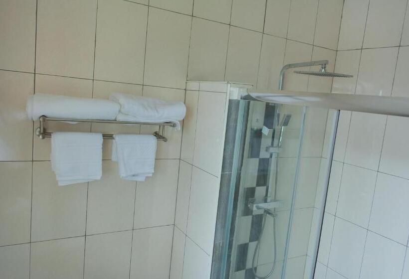 اتاق استاندارد با تخت بزرگ, Divine Heights Bed And Breakfast Lilongwe Area 43