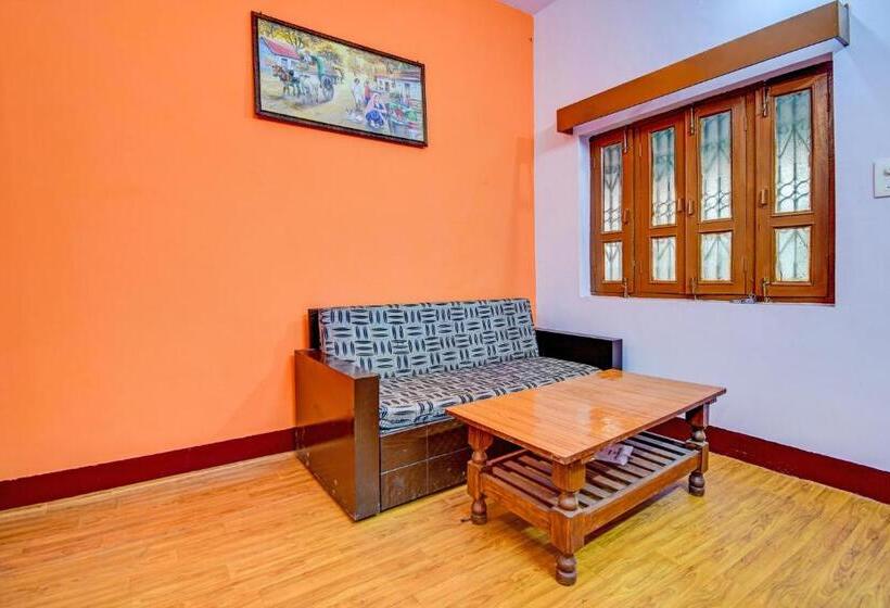 اتاق کلاسیک سه تخته, Super Oyo Flagship Alpine Homestay