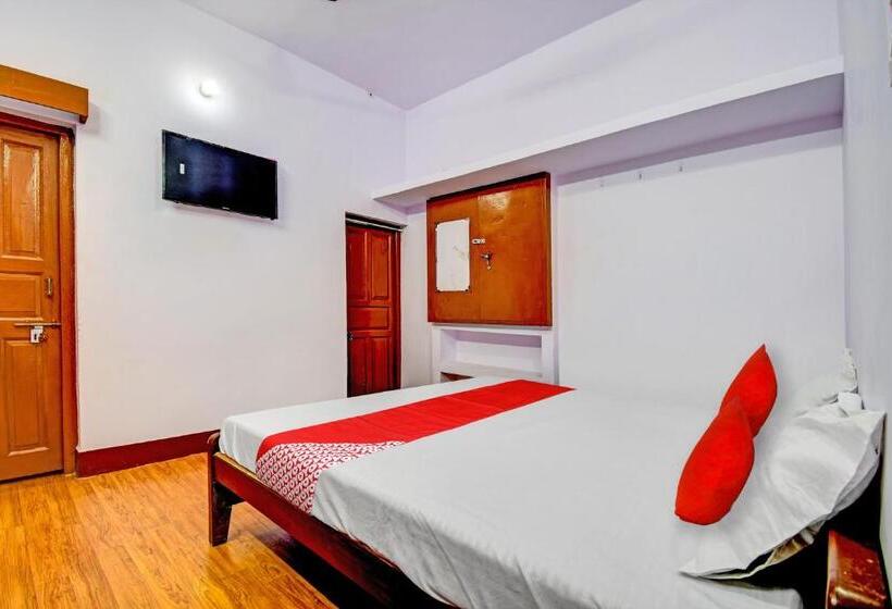 اتاق کلاسیک سه تخته, Super Oyo Flagship Alpine Homestay