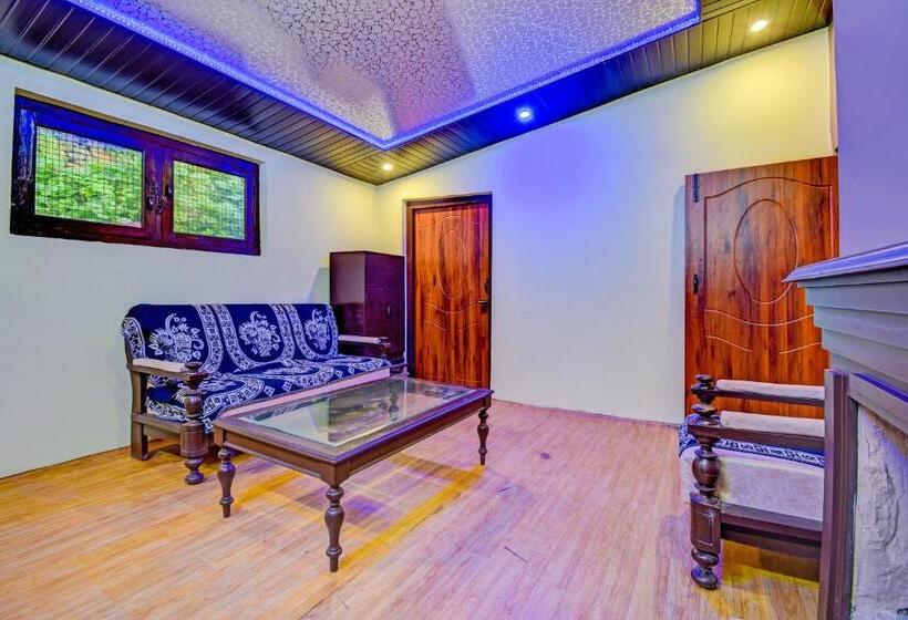 اتاق کلاسیک سه تخته, Super Oyo Flagship Alpine Homestay