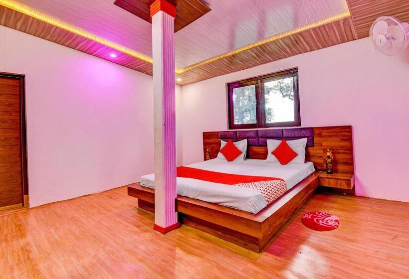 اتاق کلاسیک سه تخته, Super Oyo Flagship Alpine Homestay