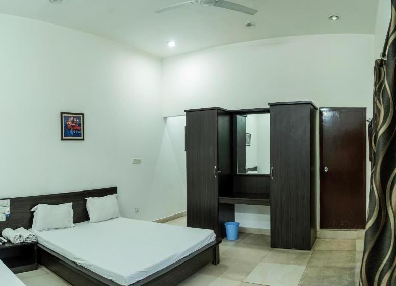 行政套房, Krishna Garden Hotel & Restaurant