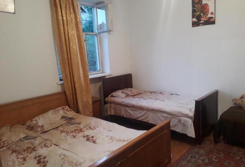 اتاق خانوادگی, Aghveran Eco Guest House