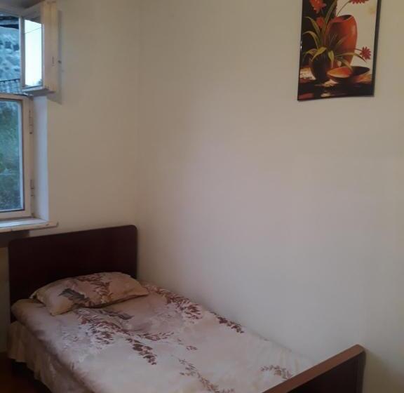اتاق خانوادگی, Aghveran Eco Guest House