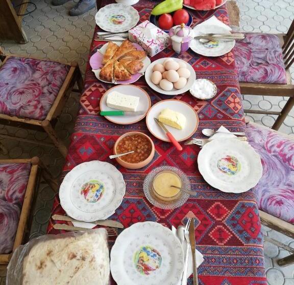 اتاق خانوادگی, Aghveran Eco Guest House
