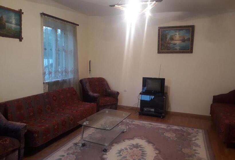اتاق خانوادگی, Aghveran Eco Guest House