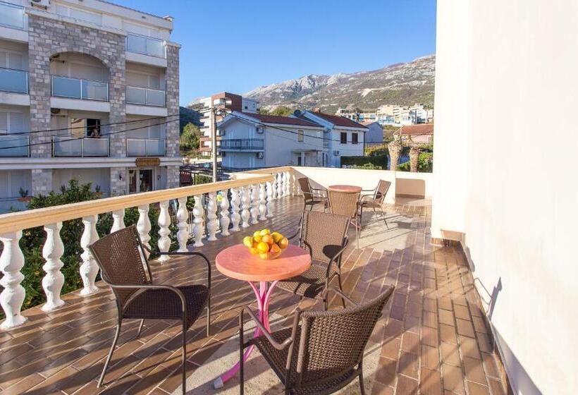 استودیوی استاندارد, Guest House Lotos